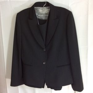 Arthur Levine Tahari  3 piece skirt suit, 12, NWT